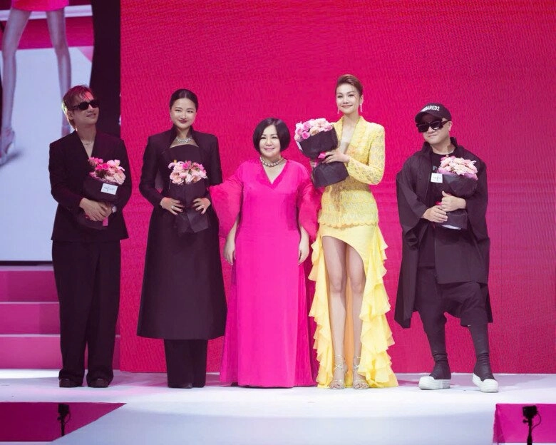 Vietnams next top model trở lại sau 8 năm thanh hằng khoe vòng 1 triệt để tại họp báo nàng mơ xuất hiện trong top 15 - 3