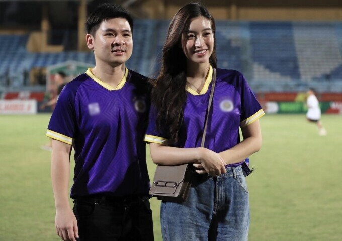 Vợ chồng đỗ mỹ linh kỷ niệm 2 năm ngày cưới đi ăn sang trọng vẫn phải tranh thủ về chăm ái nữ - 12