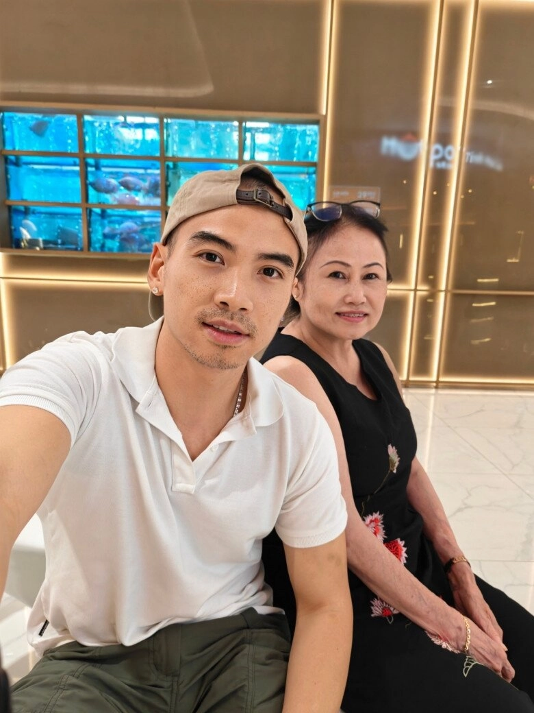 Vợ chồng hhen niê đưa gia đình 2 bên đi nghỉ lễ nàng hậu chìm nghỉm trước nhan sắc của 2 bà thông gia - 4