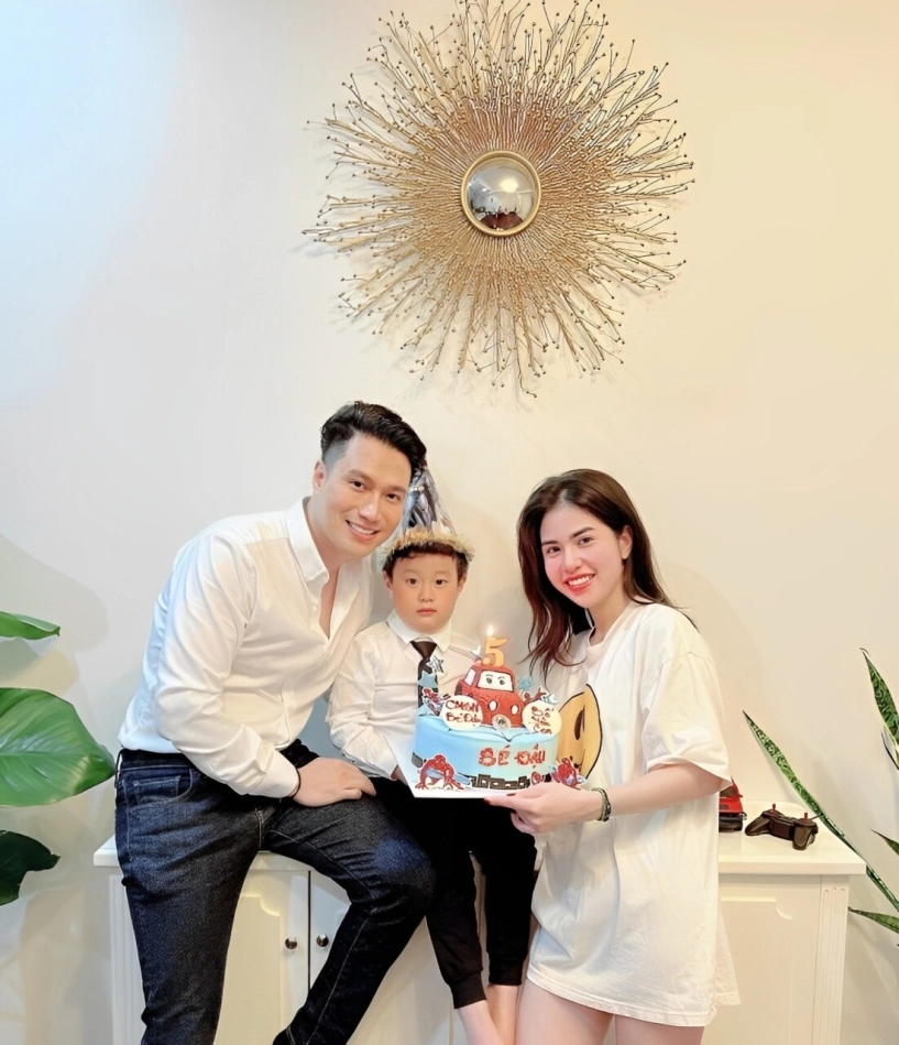 Vợ cũ nsưt việt anh đưa con trai nghịch ngợm vào khóa huấn luyện riêng quý tử khóc sướt mướt vì xa mẹ 14 ngày - 8