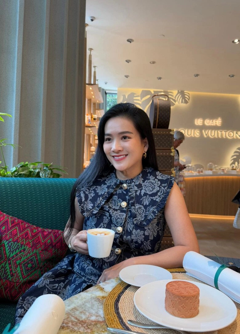 Vợ đẹp bình minh từng bị chê kém sắc nay đứng cạnh á hậu 9x dù thua chiều cao vẫn rực rỡ - 10