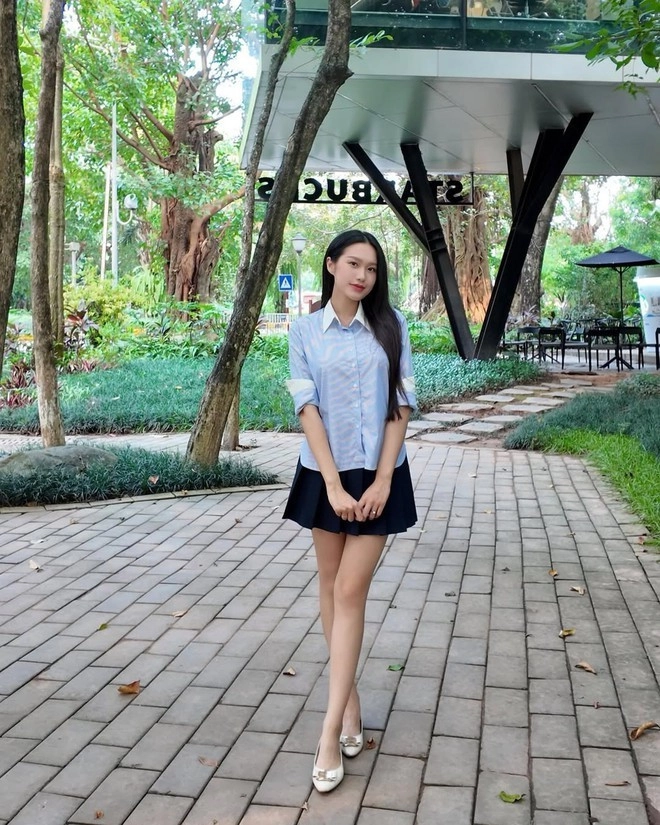 Vợ đoàn văn hậu mê áo sơ mi như điếu đổ ưu tiên tông màu tôn da - 1