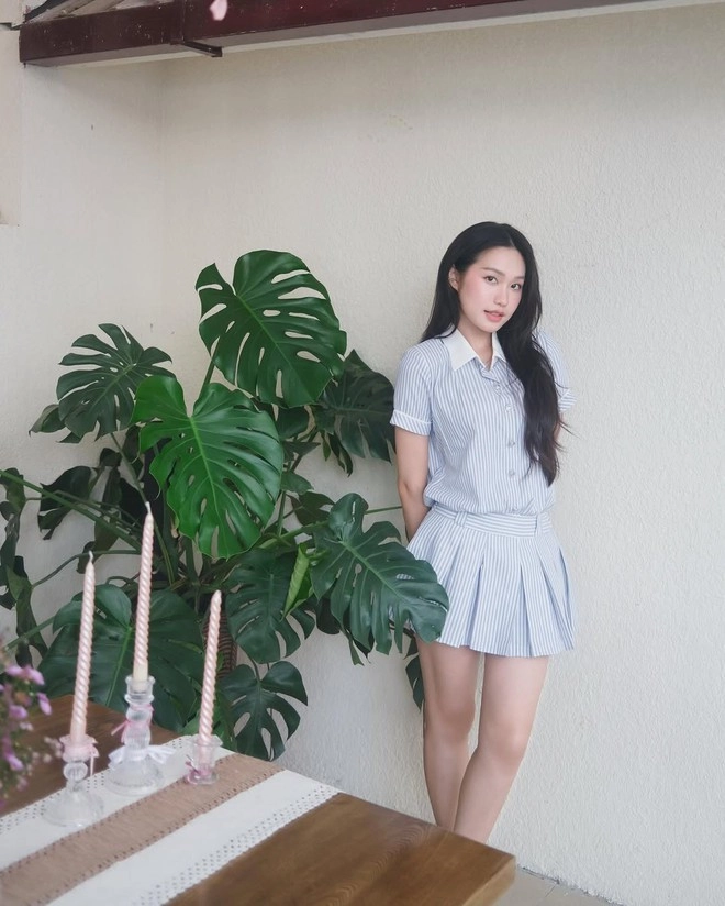 Vợ đoàn văn hậu mê áo sơ mi như điếu đổ ưu tiên tông màu tôn da - 3