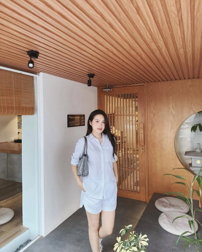 Vợ đoàn văn hậu mê áo sơ mi như điếu đổ ưu tiên tông màu tôn da - 4