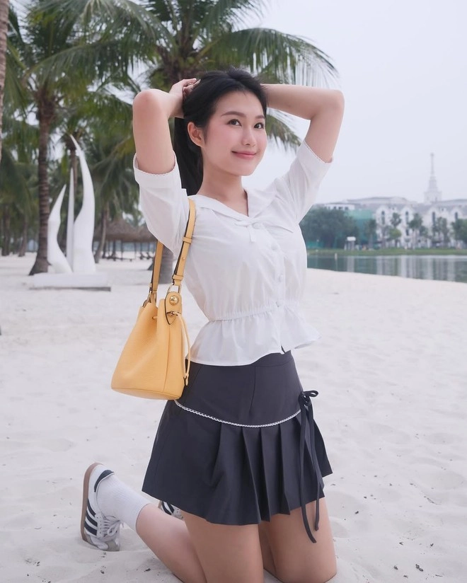 Vợ đoàn văn hậu mê áo sơ mi như điếu đổ ưu tiên tông màu tôn da - 10