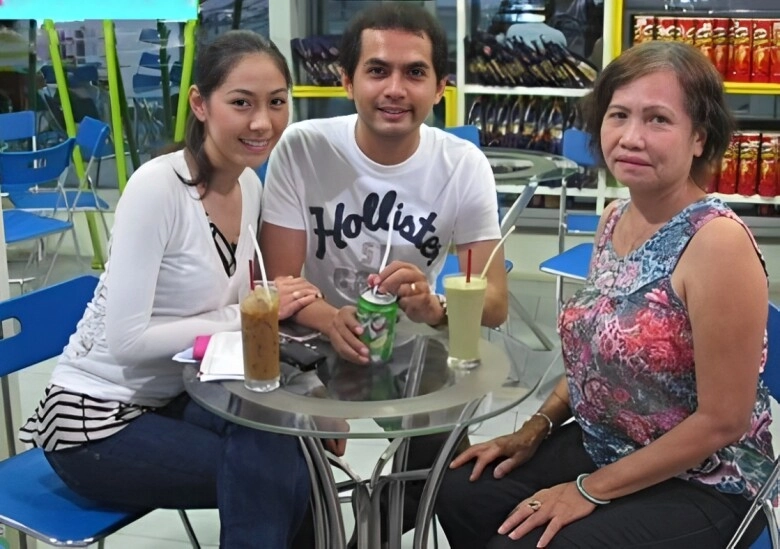 Vợ đức tiến bị mẹ chồng tố trước ngày kiện giành tài sản cháu gái từ mỹ về thăm nhưng bà nội không cho vào nhà - 2
