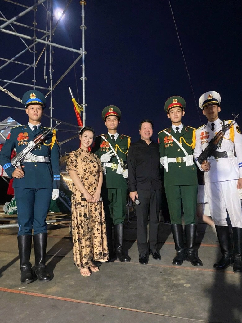 Võ hạ trâm được chiến sĩ từng duyệt binh tại quảng trường đỏ xin chụp ảnh nghe cách xưng hô mà dân tình bật ngửa - 3