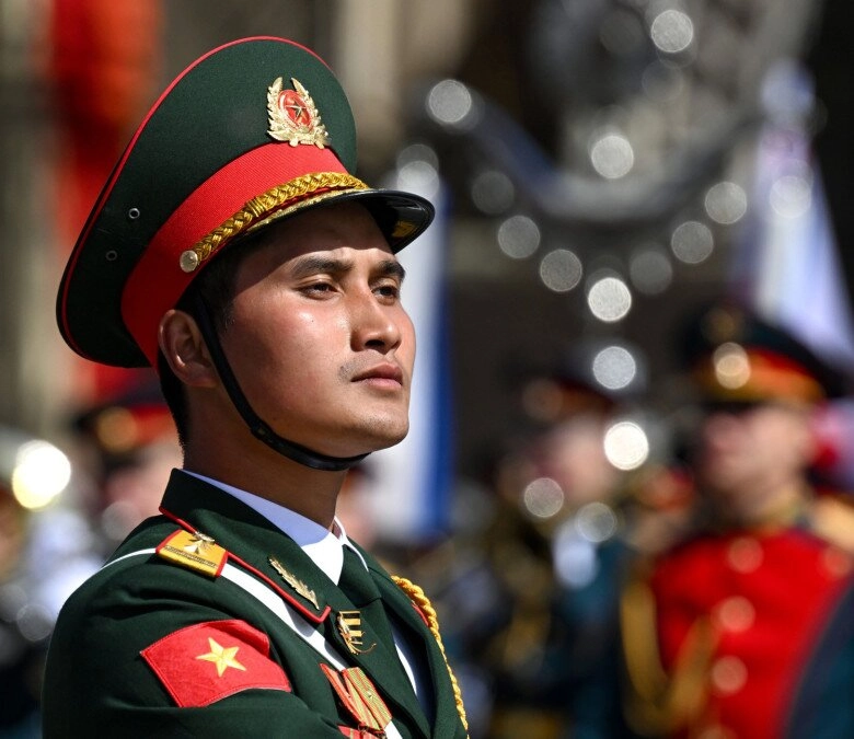 Võ hạ trâm được chiến sĩ từng duyệt binh tại quảng trường đỏ xin chụp ảnh nghe cách xưng hô mà dân tình bật ngửa - 7
