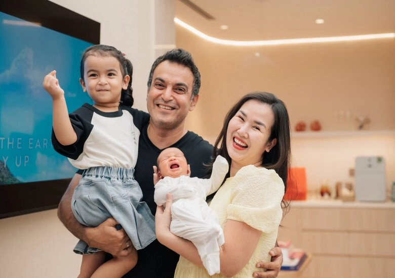 Võ hạ trâm khoe cận mặt quý tử lai ấn giống bố như đúc dù mới chào đời 6 ngày tuổi đã là lực sĩ - 2