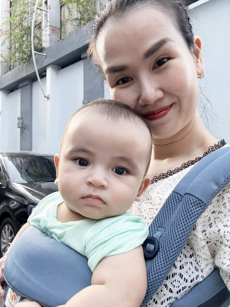 Võ hạ trâm trêu quý tử lai ấn nhìn hơi đứng tuổi chàng trai 6 tháng sở hữu hàng mi dài cong vút như búp bê - 4