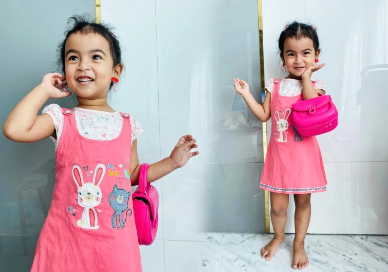 Con gái lai ấn nhà võ hạ trâm ngày càng xinh xắn điệu đà được bà nội tặng vàng nuôi nấng như tiểu công chúa - 3