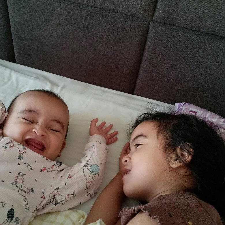 Võ hạ trâm tự ái khi bị nói đẻ mướn cho chồng đại gia bé moon và milo như sinh đôi giống hệt bố - 10