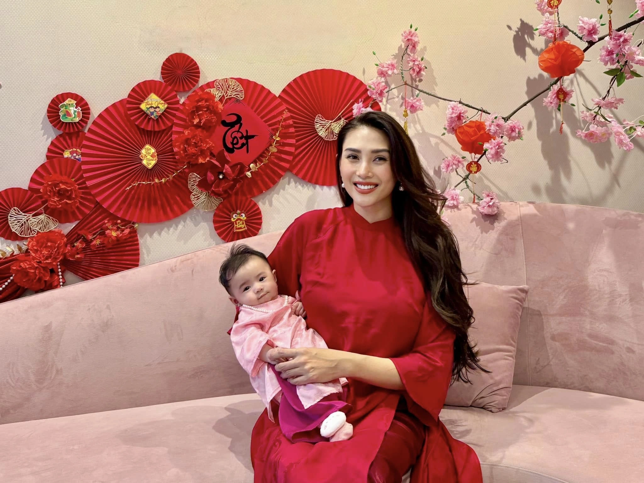 Võ hoàng yến bơ phờ lả đi trong lần đầu cùng con gái đi du lịch ái nữ quốc tịch mỹ có đôi chân giống mẹ - 8