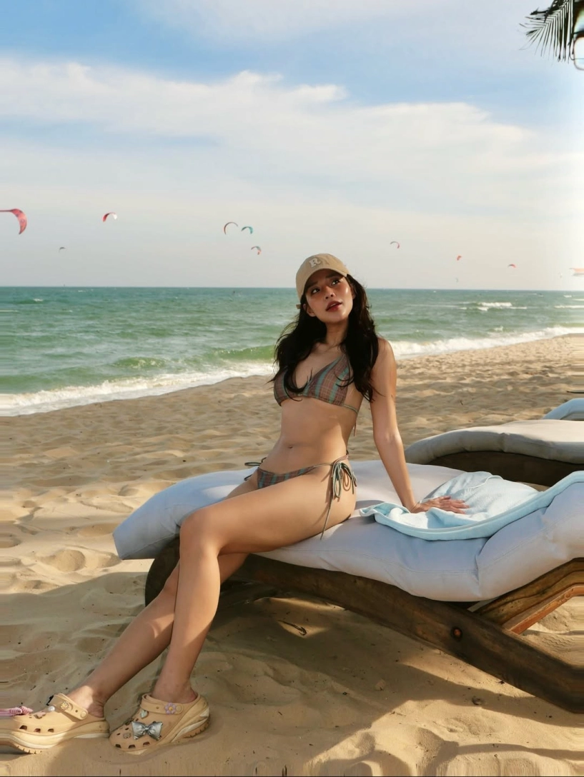 Vợ hot girl của rhymastic khoe dáng cực cháy với bikini nhỏ xíu - 7