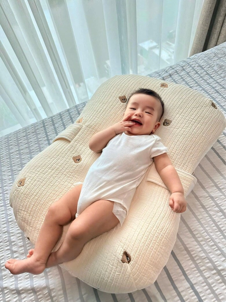 Vợ kém tuổi của quang minh khoe cảnh được chồng đưa đi ngắm pháo hoa dịp lễ nhan sắc sau sinh được khen ngợi - 6