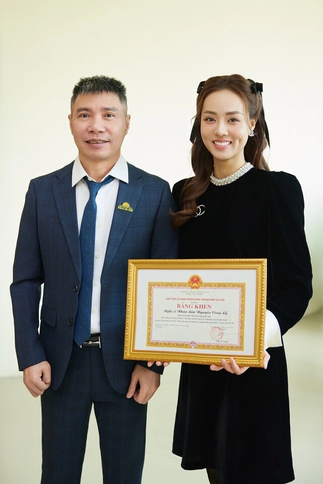 Vợ nsnd công lý nói chạy ăn từng bữa vẫn hạnh phúc chồng trở lại màn ảnh nhỏ không thoại nhiều vẫn hút view - 7