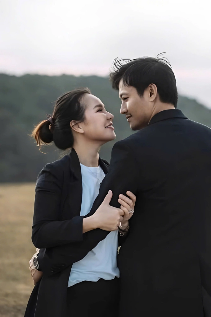 Vợ quý bình muốn giữ sự riêng tư trong đám tang chồng - 2