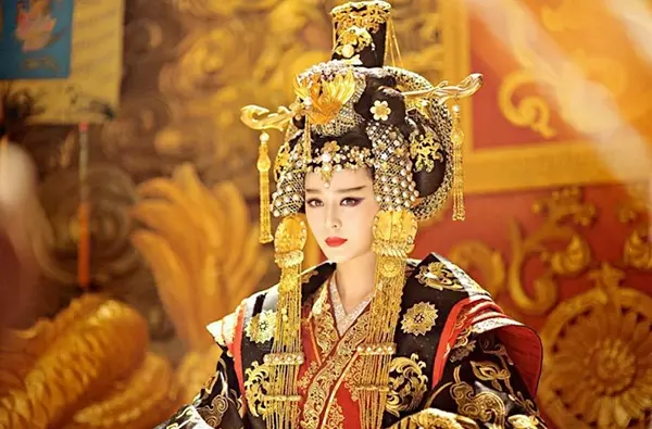 võ tắc thiên phạm băng băng nhan sắc khi 12 tuổi khiến giáo viên cảnh báo bố mẹ hiện tình tứ bên ngưu ma vương u90 - 3
