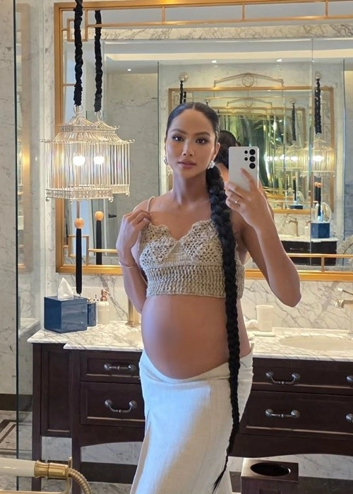 Vóc dáng đẹp mỹ mãn của bà bầu năng động nhất showbiz việt - 1