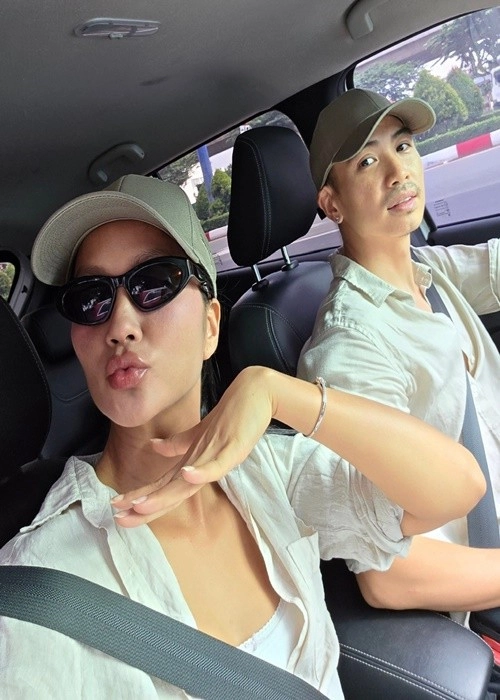 Vóc dáng đẹp mỹ mãn của bà bầu năng động nhất showbiz việt - 11