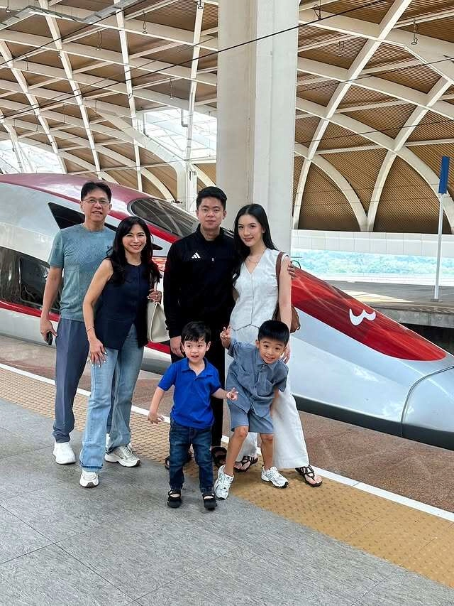 Xinh như gái 20 bà nội u50 chăm cháu thường xuyên bị nhầm là mẹ bỉm con dâu tiết lộ điều ít người biết - 8