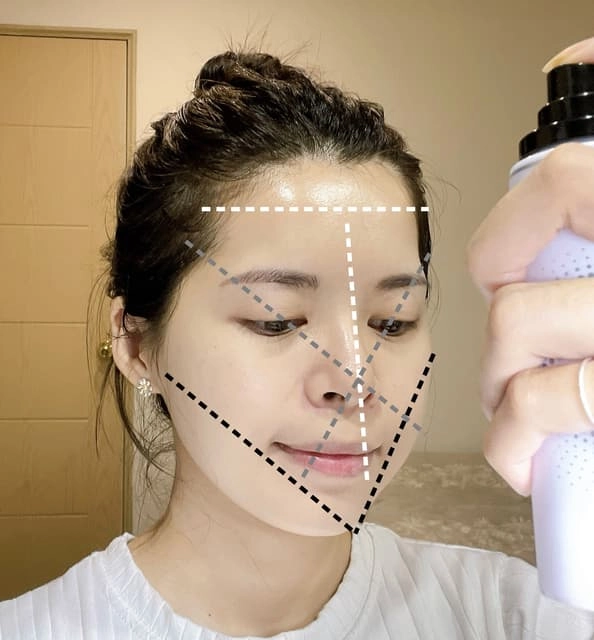 Xịt khóa nền hay dùng phấn phủ trước để lớp trang điểm lâu trôi 5 mẹo giúp chị em đi mưa không sợ trôi nền - 3