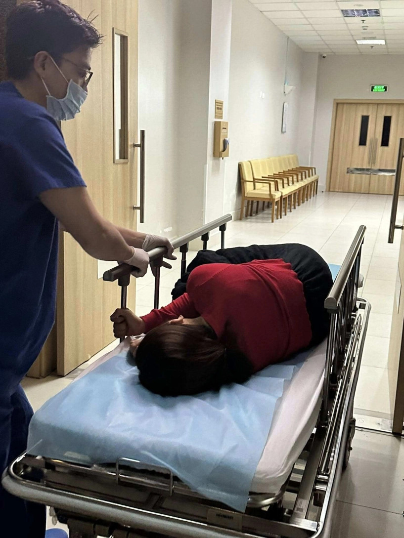 Xót cảnh lan phương khóc nức nở nhập viện cấp cứu trong lúc ly hôn chồng tây đến 3h sáng mới thấy nhẹ nhõm - 2