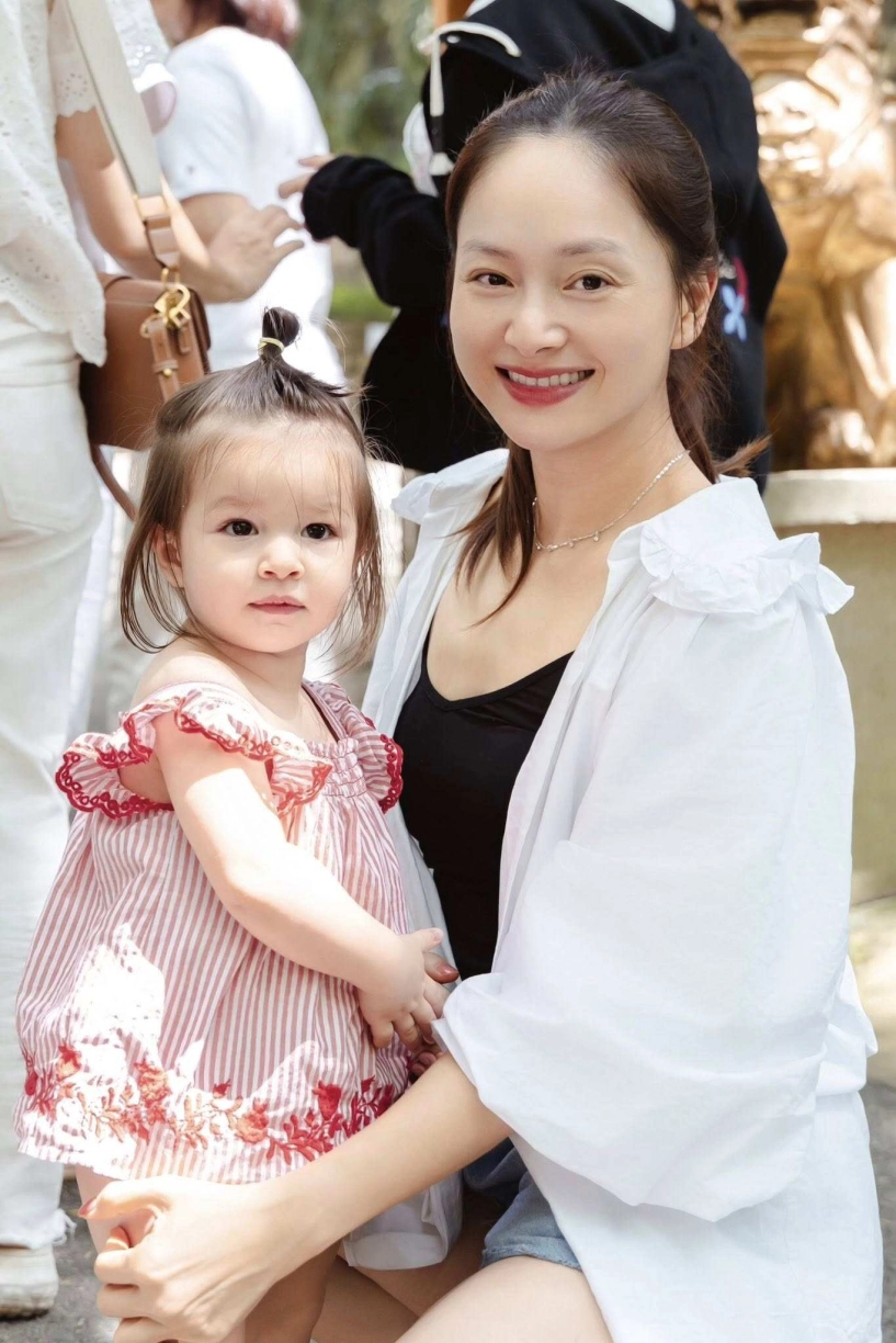 Xót cảnh lan phương khóc nức nở nhập viện cấp cứu trong lúc ly hôn chồng tây đến 3h sáng mới thấy nhẹ nhõm - 4