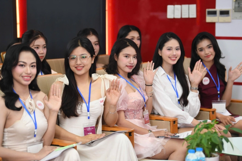 Xuất hiện bản sao đỗ thị hà tại hoa hậu việt nam 2025 là hoa khôi đến từ quảng trị từng nặng 62kg - 5