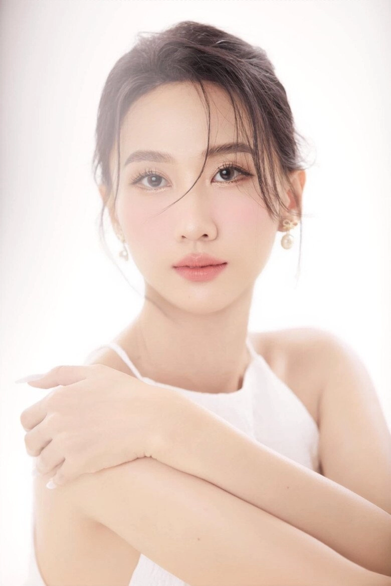 Xuất hiện bản sao thần tiên tỉ tỉ đặng thu thảo cao 1m75 thi miss grand vietnam 2025 - 1