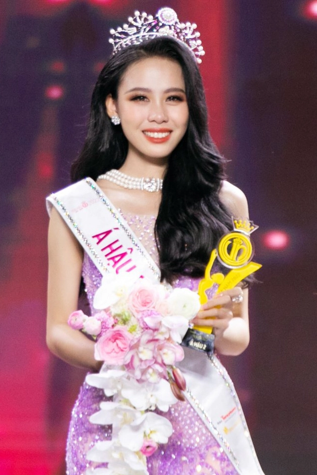 Xuất hiện đối thủ của phương oanh sinh năm 2003 nhưng đạt 2 vương miện á hậu đường cong đẹp vô thực - 4