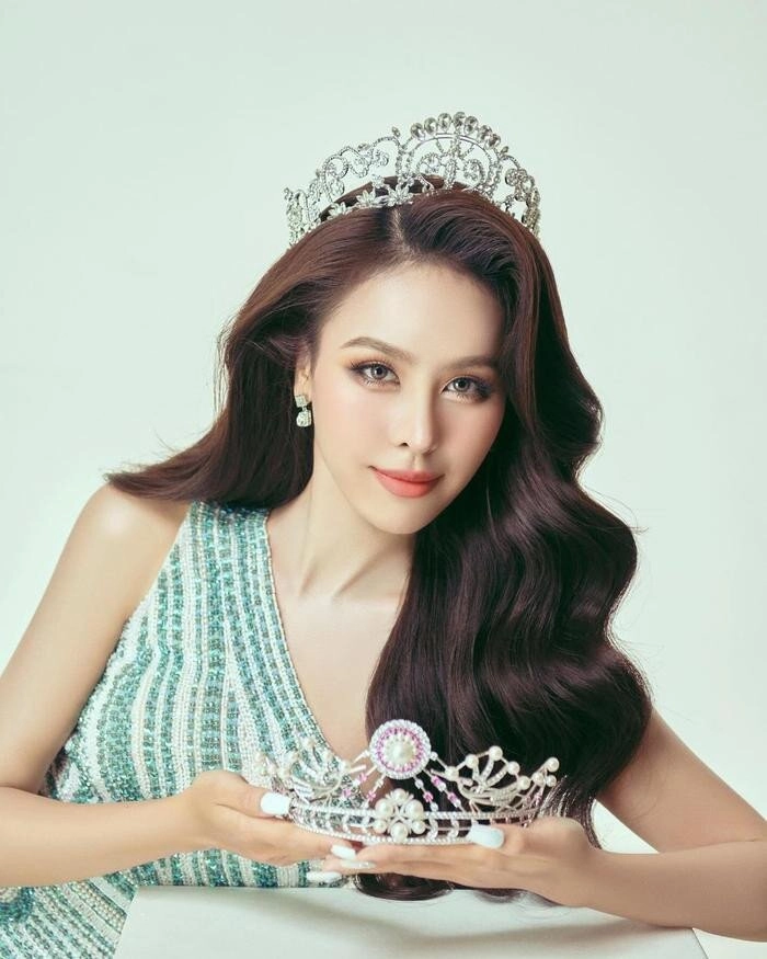 Xuất hiện đối thủ của phương oanh sinh năm 2003 nhưng đạt 2 vương miện á hậu đường cong đẹp vô thực - 8
