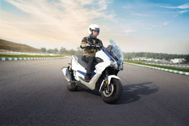 Xuất hiện đối thủ mới của honda adv350 vừa ra mắt ở malay với giá bán chỉ 128 triệu đồng - 8