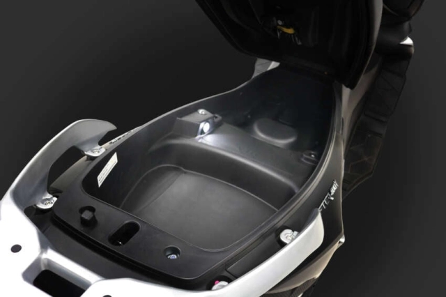 Xuất hiện đối thủ mới của honda adv350 vừa ra mắt ở malay với giá bán chỉ 128 triệu đồng - 21