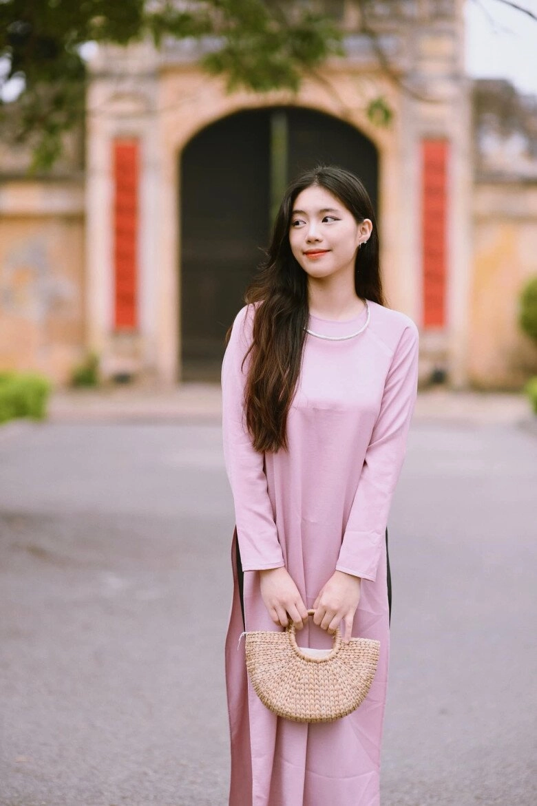Xuất hiện nữ thiếu uý thi hoa hậu việt nam được khen có nụ cười triệu đô và nhan sắc sáng bừng - 8
