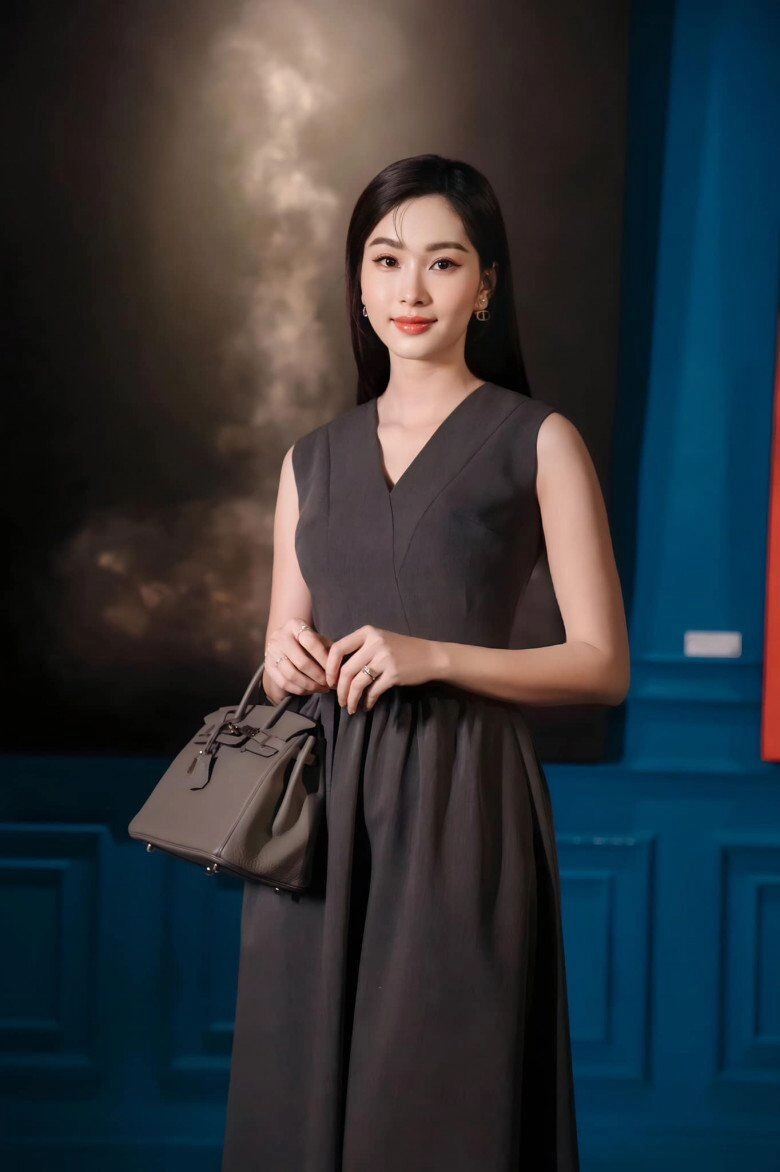 Xuất thân thôn quê thần tiên tỷ tỷ đẹp nhất việt nam nay làm phu nhân hào môn vẫn chỉ kè kè 2 kiểu túi xách giàu ngầm - 2