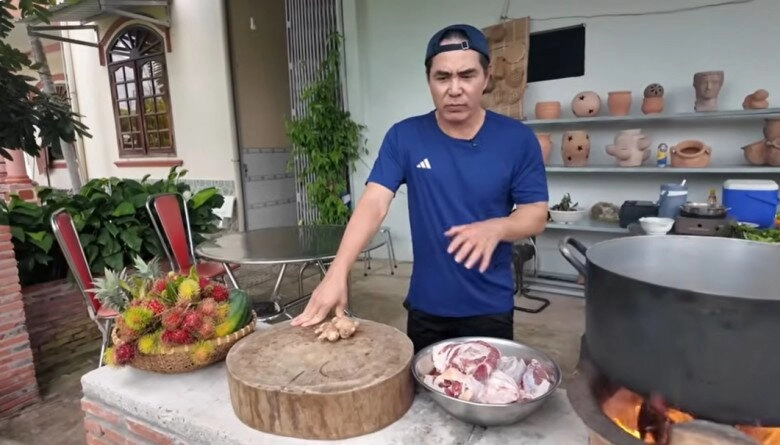 Xúc động diễn viên 52 tuổi nấu cho mẹ món ăn từ dược liệu quý ai cũng khen người con có hiếu - 2