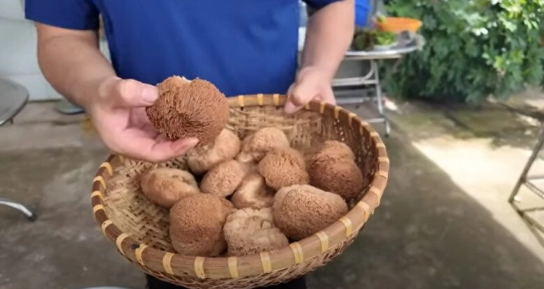 Xúc động diễn viên 52 tuổi nấu cho mẹ món ăn từ dược liệu quý ai cũng khen người con có hiếu - 3