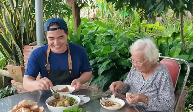 Xúc động diễn viên 52 tuổi nấu cho mẹ món ăn từ dược liệu quý ai cũng khen người con có hiếu - 8