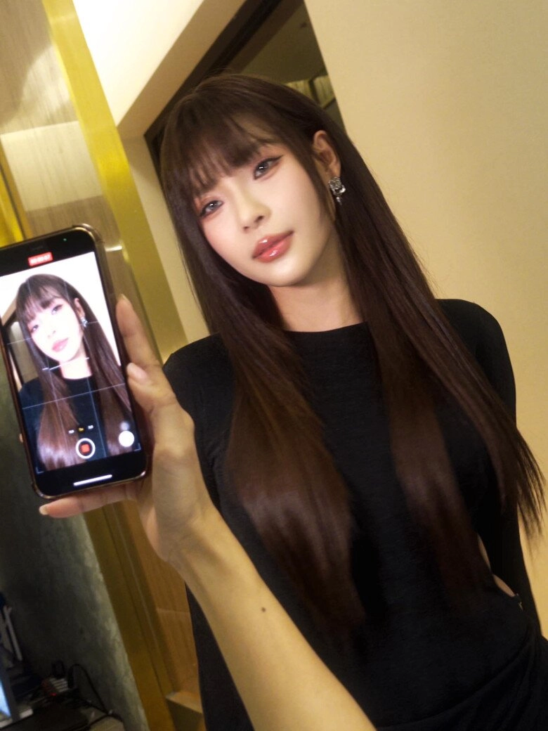 Xuống tóc đầu năm vợ lương thế thành được khen trẻ như idol kpop nhờ kiểu mái đẹp bất bại - 3