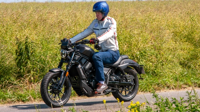 Zontes 125 c2 làn gió cruiser mới cho anh em đam mê phong cách cổ điển - 2