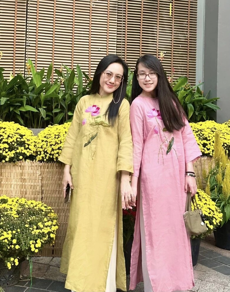 2 btv kỳ cựu của vtv đọc thuyết minh lễ diễu binh hoài anh xuất thân nhà lính hữu bằng đời tư kín bưng - 9