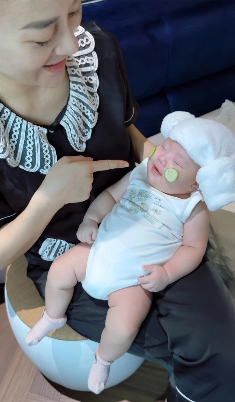 2 cặp sinh đôi của sam và phương oanh ngoại hình đáng yêu như hoạt hình tính cách hoàn toàn trái ngược - 7