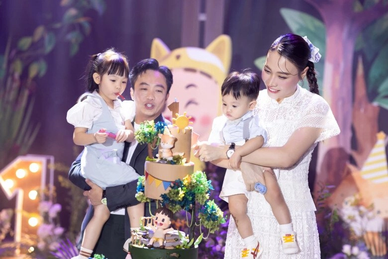 2 con đàm thu trang có tính cách trái ngược sutin dễ tính nhất nhà khác hẳn chị gái được ra đường là vui cả ngày - 3