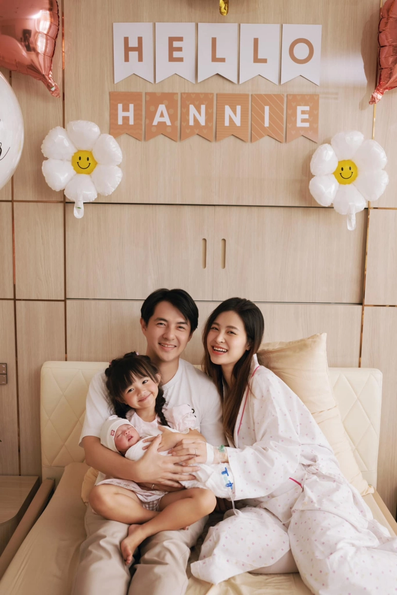 2 con gái của đông nhi như đúc 1 khuôn từ ông cao thắng ái nữ đầu lòng ra dáng chị cả quấn quýt em - 6