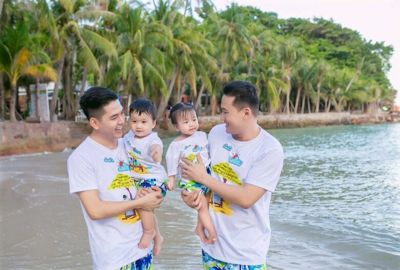 2 con thanh đoàn và hà trí quang được nuôi dạy lễ phép mỗi bé thừa hưởng nét đẹp từ một bố - 6