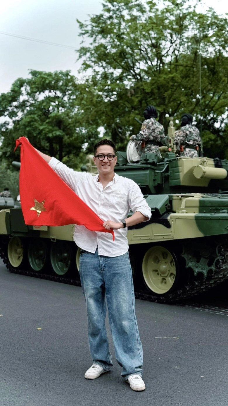 2 nam thần vtv nổi bật tham gia nhiệm vụ a80 người bất ngờ khoe con bụ bẫm người được fan nữ vây quanh xin chụp hình - 3