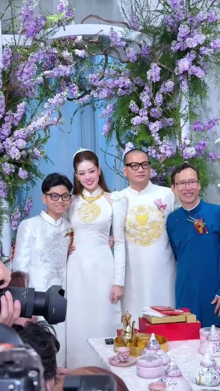 2 nàng hậu giàu có chọn yêu nhiếp ảnh gia khánh vân có thêm cậu con trai hhen niê hẹn hò kín tiếng - 13