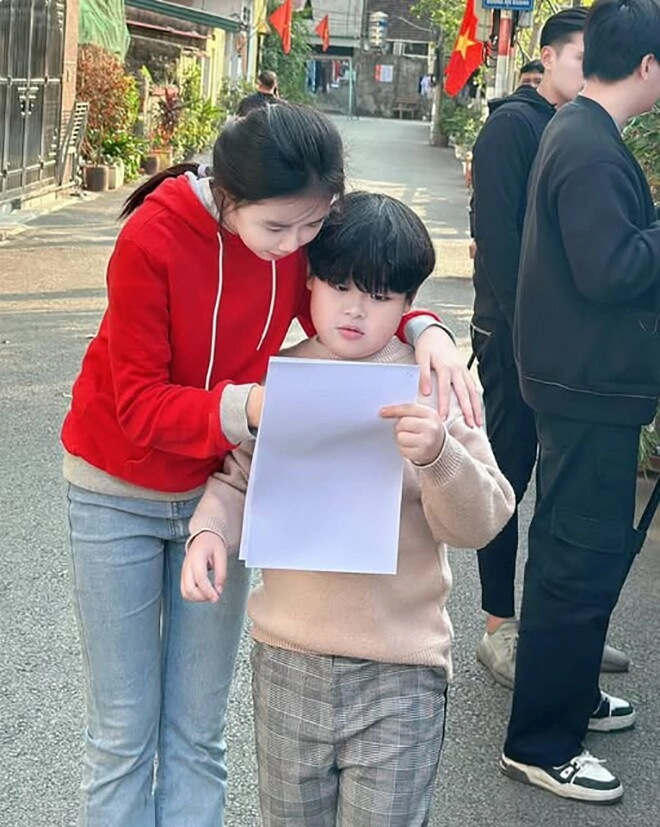 2 người con của hồng đăng - lan phương tái ngộ sau 3 năm em trai đã nặng bằng chị ái nữ trổ dáng cao 1m6 - 2