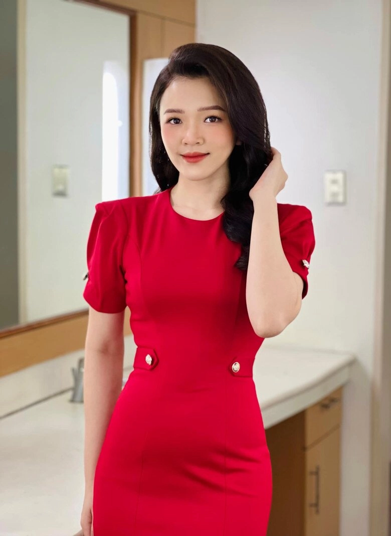 2 nữ mc tuổi trẻ tài cao của vtv người giành học bổng mỹ nay lên dẫn vietnam today người là thạc sĩ báo chí - 8
